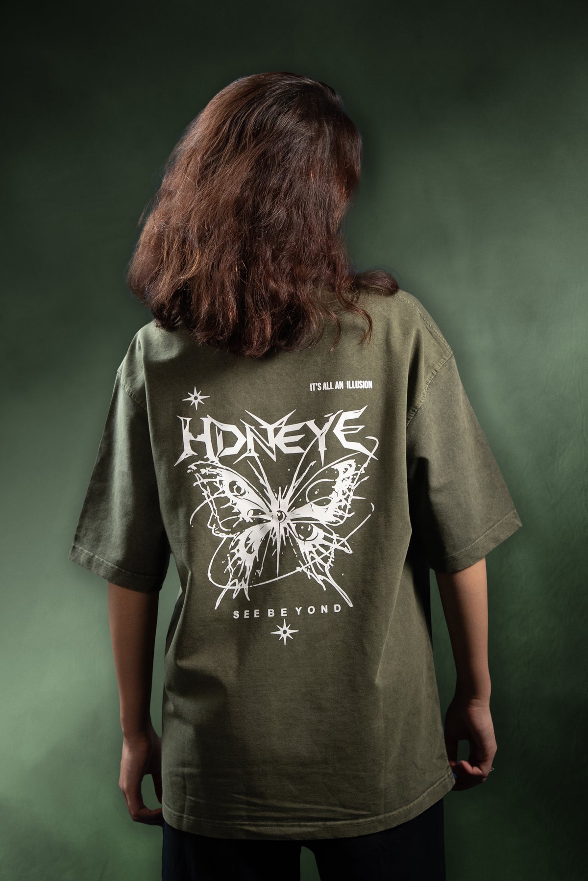 HDNEYE Oversized Olive Green “Butterfly Illusion” Graphic T-Shirt