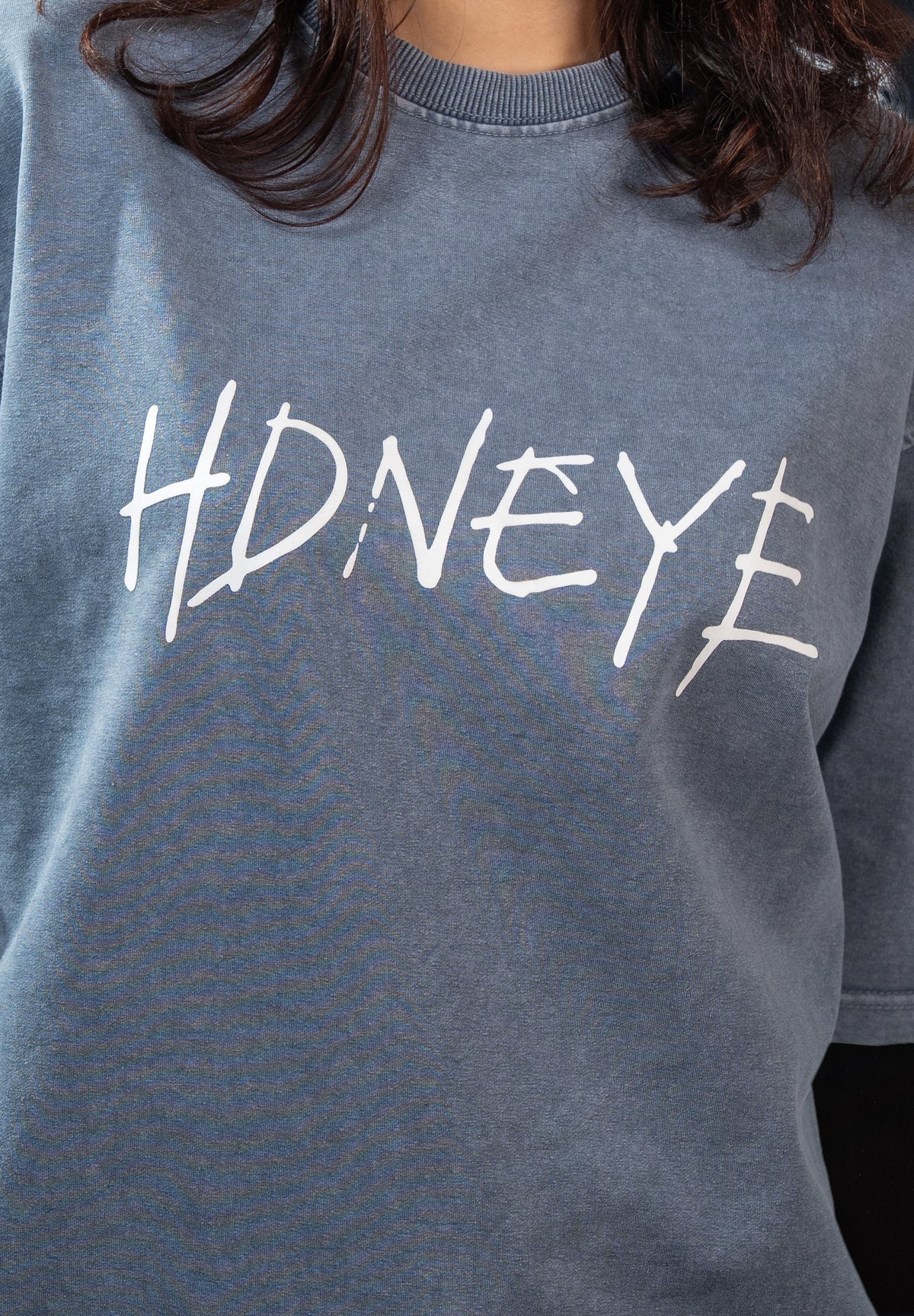 Vintage-inspired washed grey finish