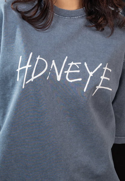 Vintage-inspired washed grey finish